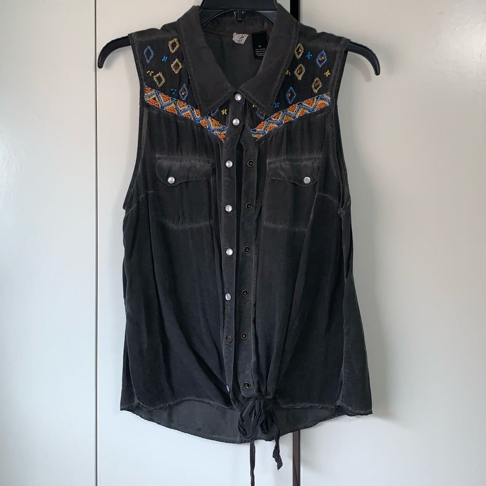 BKE Sleeveless Pearlsnap Western Top